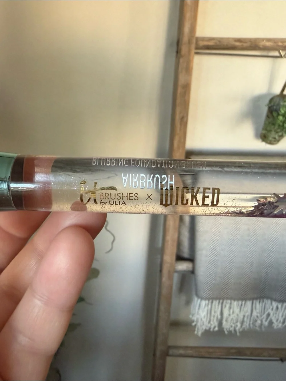 it cosmetics add touch